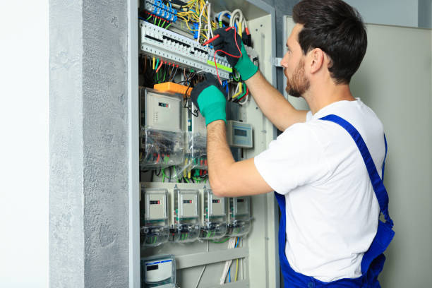 Best Circuit Breaker Repair  in Riddle, OR